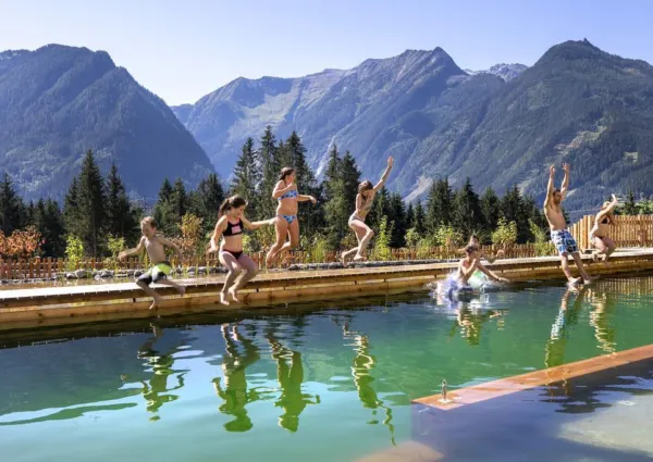 0051 NK NPC Schwimmteich 83