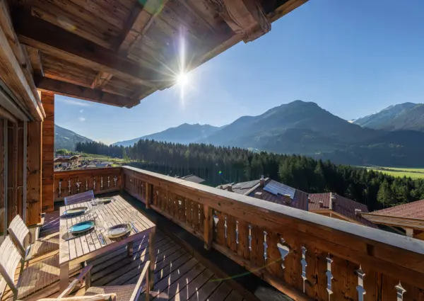 Nationalpark Chalets Hoher Rosshuf uitzicht vanaf de linkerzijde van het balkon