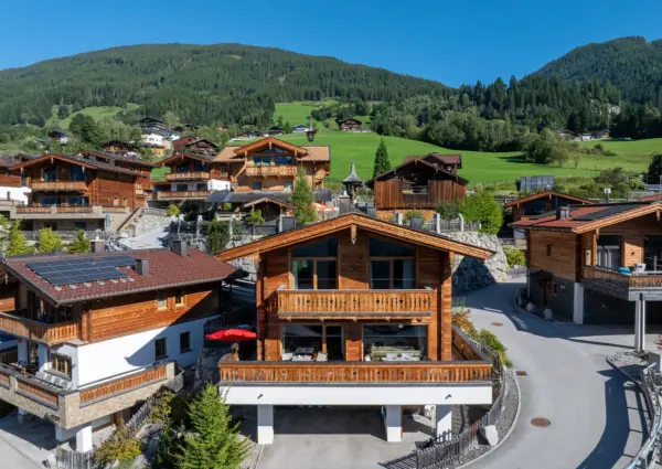 Nationalpark Chalets Hoher Rosshuf aanzicht in de zomer