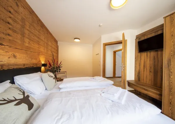 0010 NK Kratzenberg 22