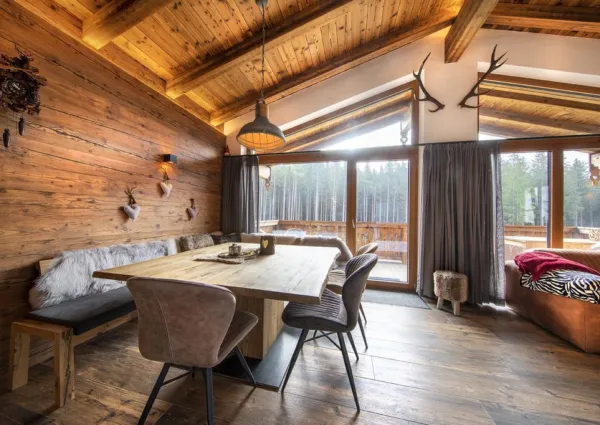 0011 NK Chalet 11 013 eethoek