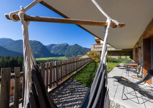 Neukirchen Nationalpark chalet Kristallwand zomer tuin en terras beneden 3