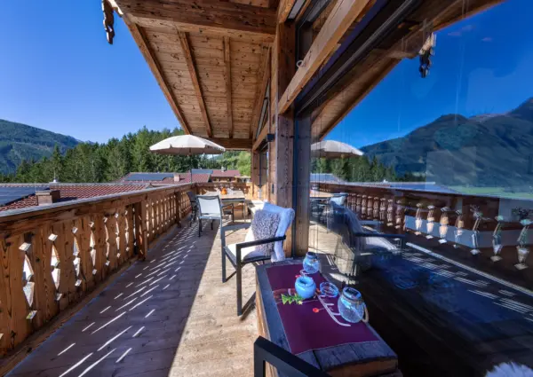 Neukirchen Nationalpark Chalet Kuhhaut zomer balkon overzicht