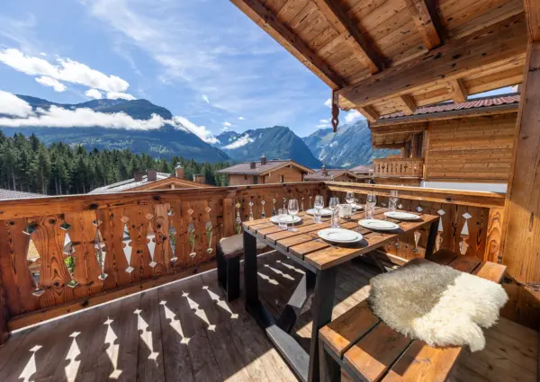 NK Mittereggspitze eettafel balkon
