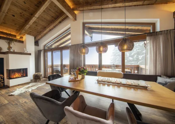 0009 NK Schneespitze eettafel 028