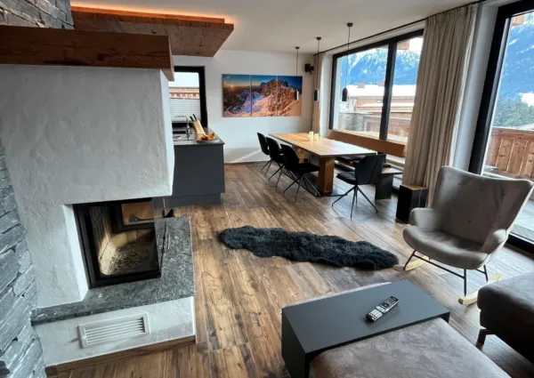 NK Schwarze Wand Woonkamer 2024 2