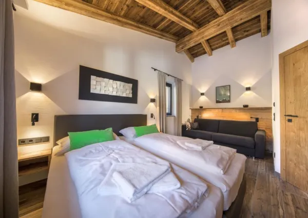 0012 NK Schwarze Wand 13