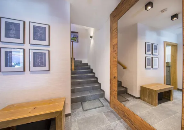 0019 NK Schwarze Wand 24