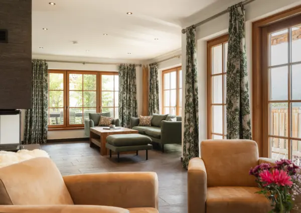 Panorama Chalet Forest doorkijk naar woonkamer