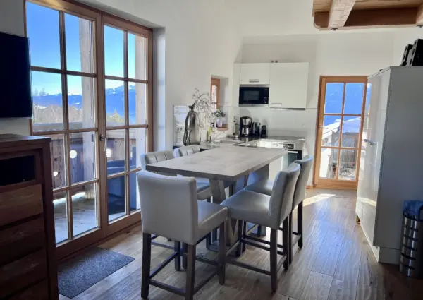 Penthouse Jen Sen Eetbar bij keuken