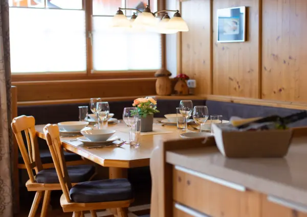 KL Pim s Alm Hutte eethoek 3