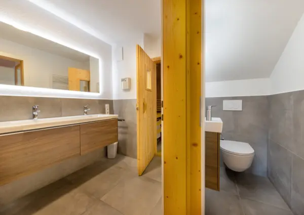 KL Pim s Alm Hutte badkamer met sauna