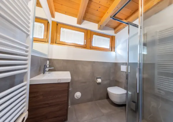 KL Pim s Alm Hutte badkamer