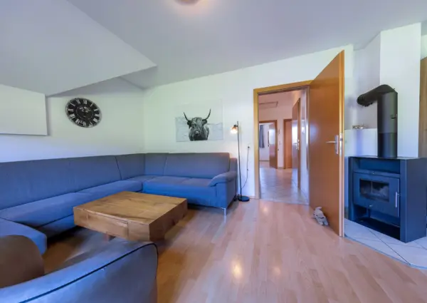 Res Monica Top 10 woonkamer naar hale