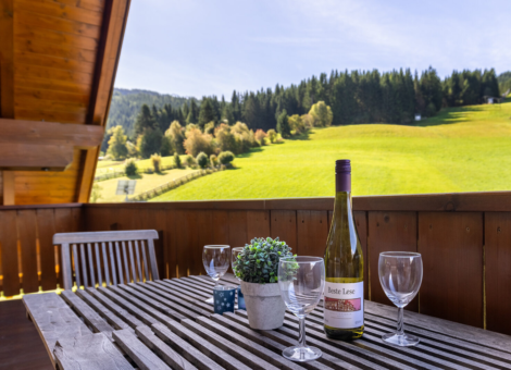 Res Monica Top 10 ontspannen op balkon