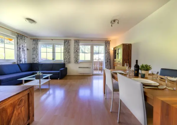 Res Monica Top 8 overzicht eethoek