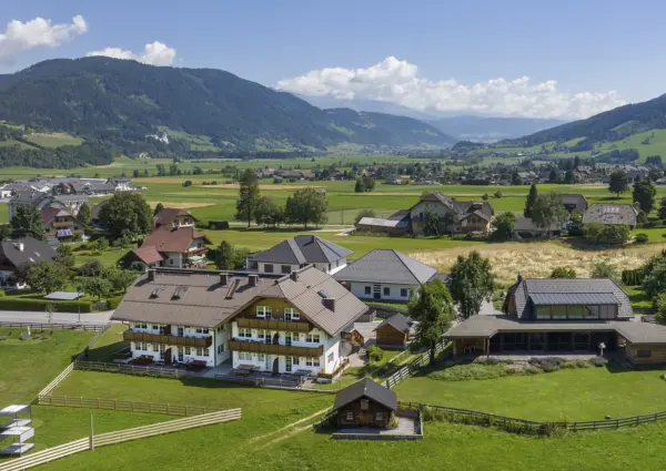 Residenz Monica Aanzicht Zomer