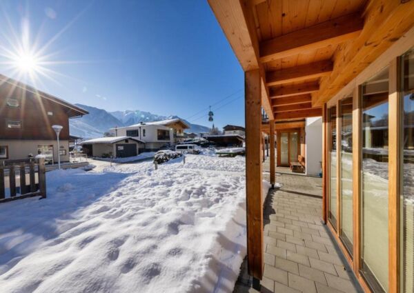 Residenz Sonnenfeld Neukirchen -
<ul>
<li>Loopafstand naar de skilift van de Wildkogel Arena en skischool/-verhuur.</li>
<li>Parkeergarage voor sneeuwvrij parkeren.</li>
<li>Comfortabele accommodatie met ruimte voor 6 personen en gezellige woonkamer.</li>
</ul>