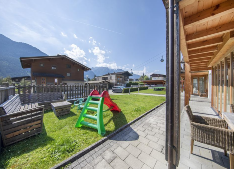 0002 NK Sonnenfeld Top 2 terras zomer 2