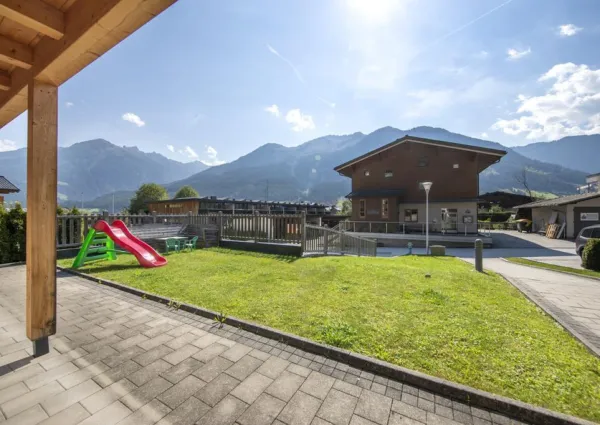 0014 NK Sonnenfeld Top 2 terras zomer 1