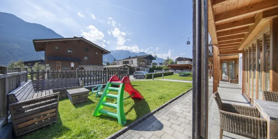 0002 NK Sonnenfeld Top 2 terras zomer 2