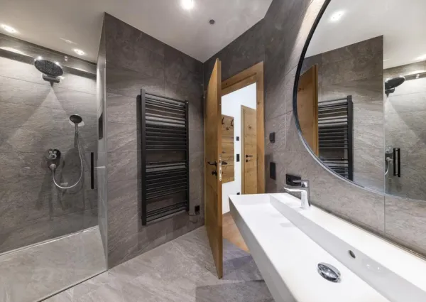 0024 HK Sam Alm Top 2 12