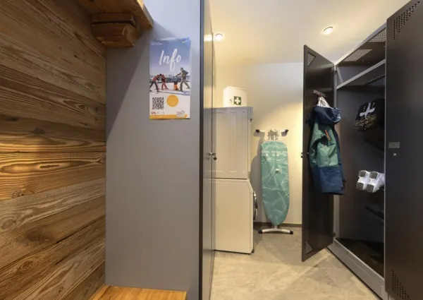 0026 HK Sam Alm Top 1 31