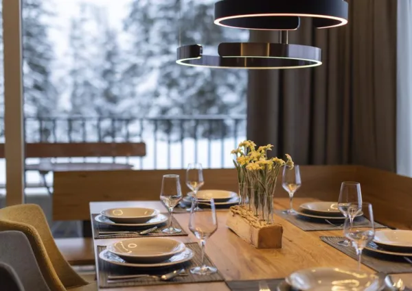 0007 HK Sam Alm Top 1 30