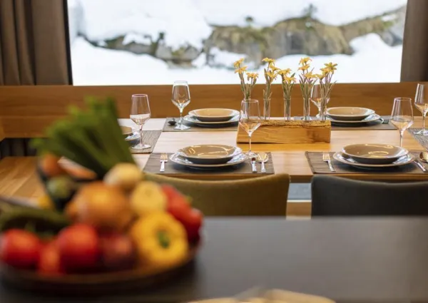 0009 HK Sam Alm Top 1 26