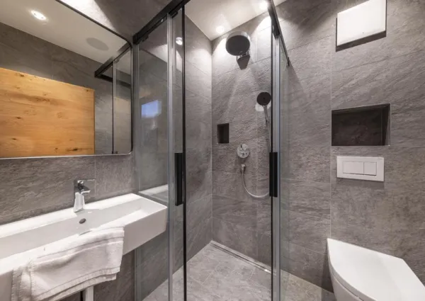 0016 HK Sam Alm Top 1 7