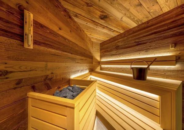 0022 HK Sam Alm Top 1 13