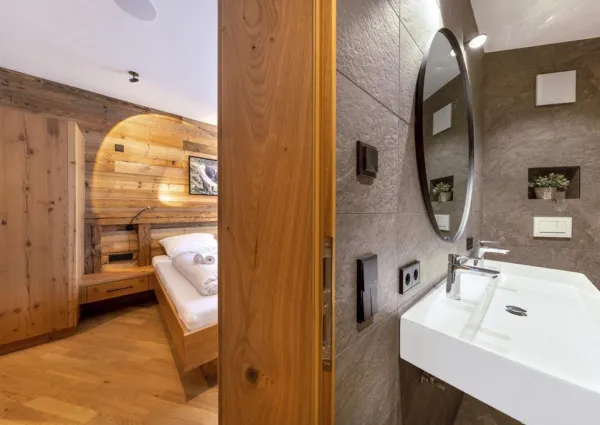 0017 HK Sam Alm Top 2 11