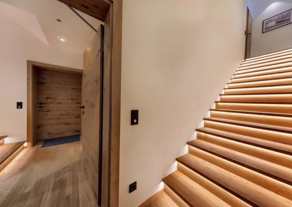 0020 HK Sam Alm Top 2 14