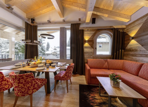 0003 HK Sam Alm Top 3 4