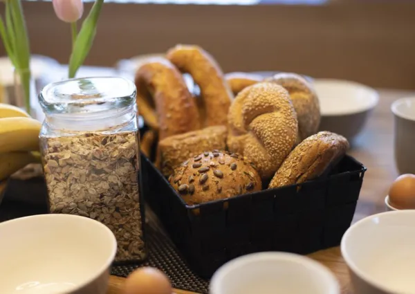 0009 HK Sam Alm Top 3 19