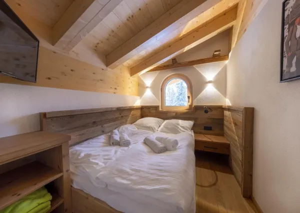 0016 HK Sam Alm Top 3 13