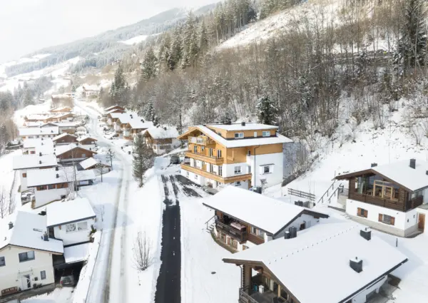 Sch C3 B6neben Appartements Big Family winters aanzicht