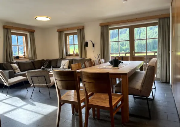 Wald Bauernhaus Ost dinertafel