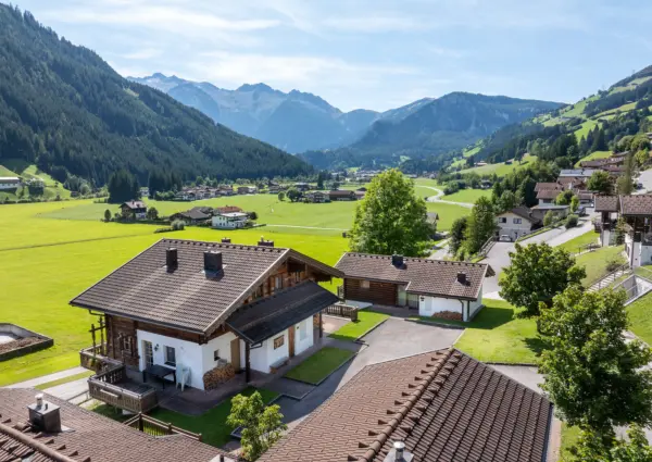 Sch C3 B6neben Bauernhaus uitzicht in dal