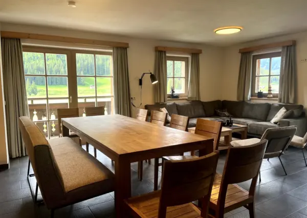 Wald Bauernhaus West Woonkamer eethoek