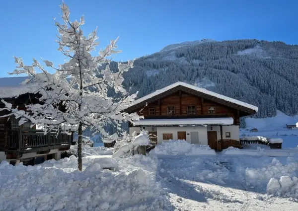 Wald Bauernhaus parkeerplaats winter