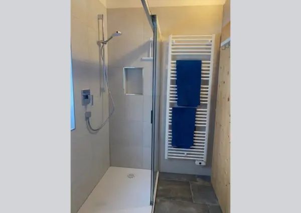 Berghutte badkamer douche