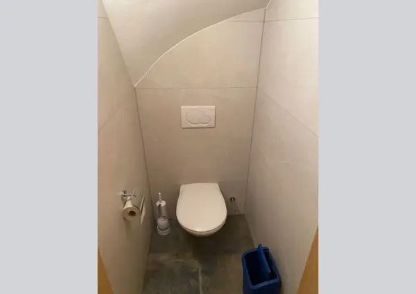 Berghutte Separaat Toilet