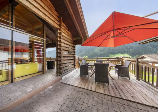 Wald Chalet Anton met parasol