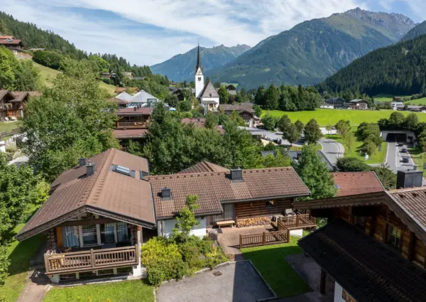 Sch C3 B6neben Chalet Bergkristall zij aanzicht