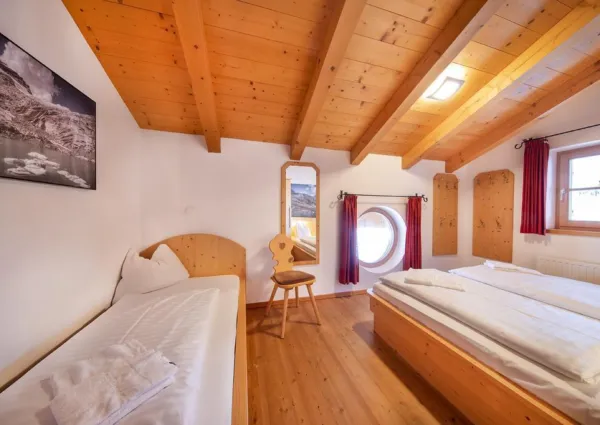 0010 Wald Holzblick 502 slaapkamer1