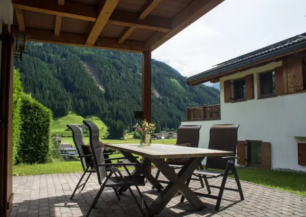 Wald im Pinzgau Schiffer Terras zomer