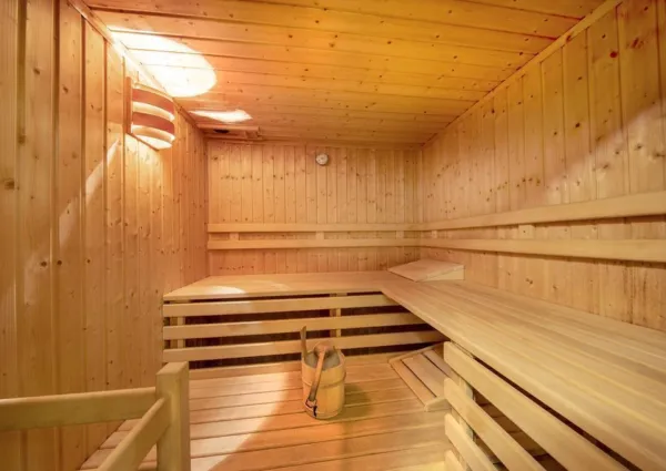 0019 Wald Sonnenwende 021 Sauna