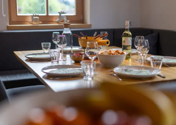 Sch C3 B6neben Chalet Steinlinge Wald im Pinzgau Detail eettafel