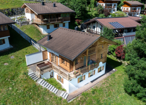 Sch C3 B6neben Chalet Waldkrone